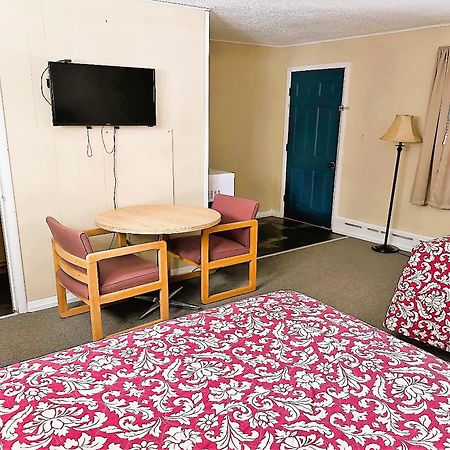 Love Hotels Timberline By Oyo Lake Superior Ironwood Exterior photo